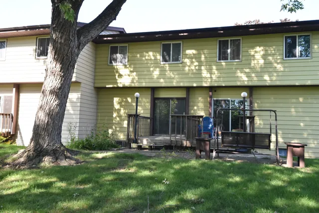 $234,900 | N114W16721 Royal Court, Germantown, WI 53022