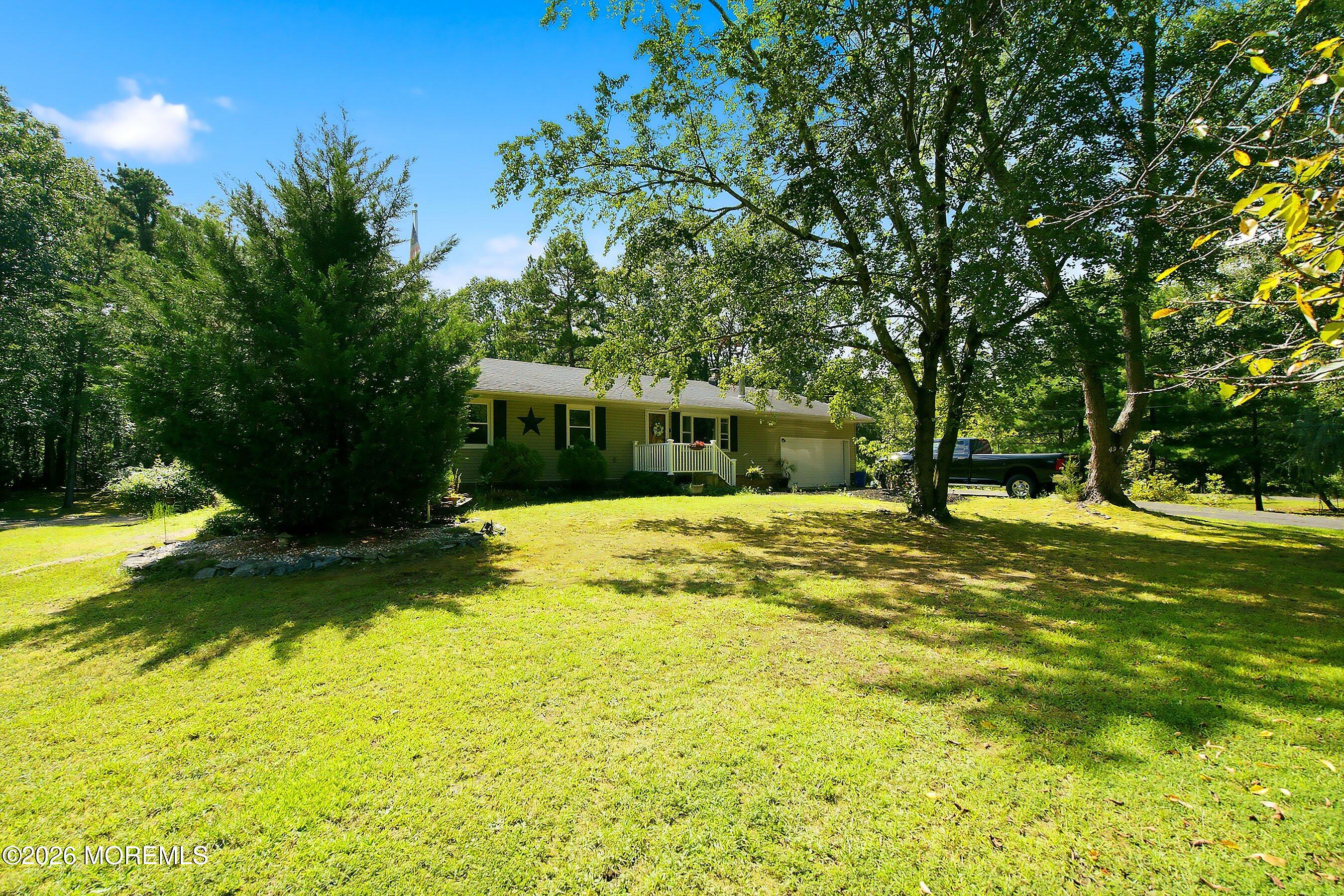 495 Cobain Road Jackson, NJ 08527 - Photo 24 of 25 29-Rear Left