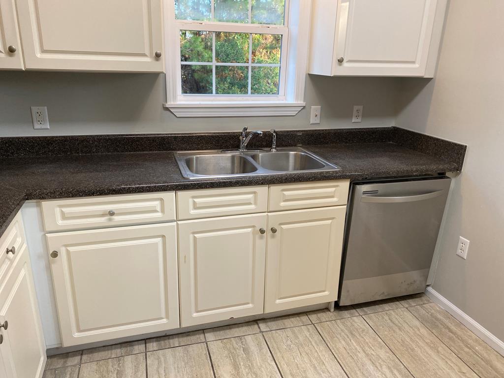 1758 Ridgecrest Street Valdosta, GA 31601 - Photo 8 of 16 Gallery Image 8