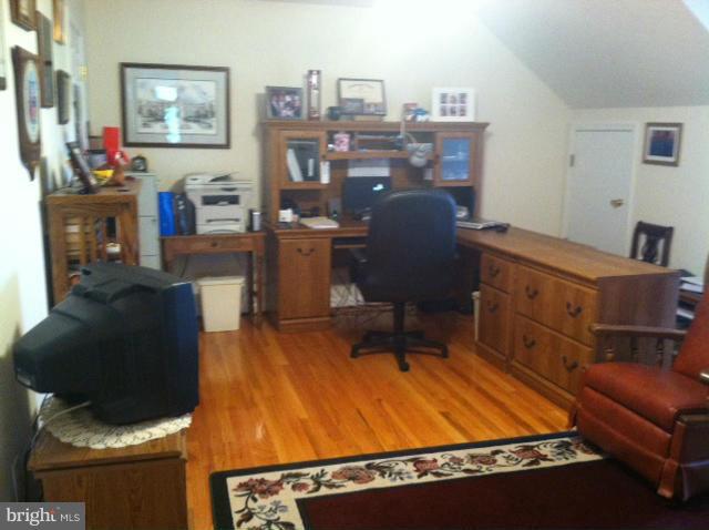 860 Laurel Grove Road Winchester, VA 22602 - Photo 16 of 24 Interior (General)