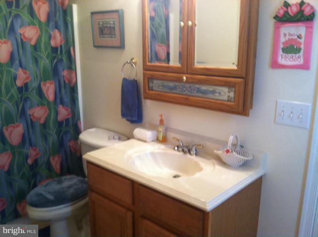 860 Laurel Grove Road Winchester, VA 22602 - Photo 18 of 24 Bath