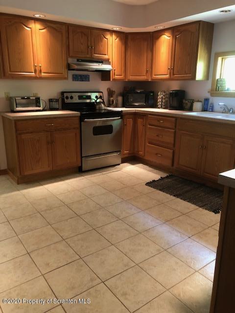 99 Goodrich Road Dallas, PA 18612 - Photo 2 of 10 Gallery Image 2