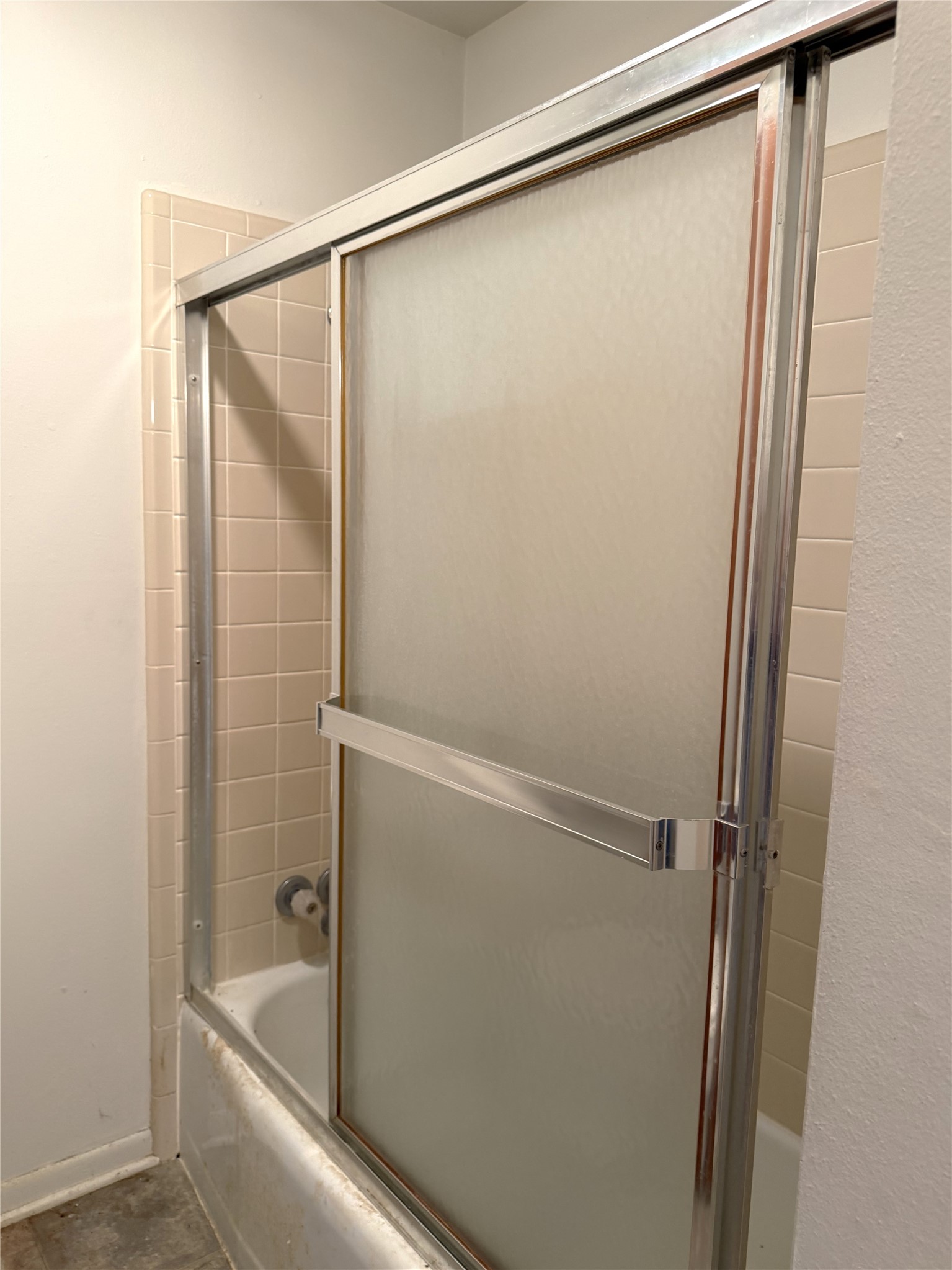 1036 8th Street Hempstead, TX 77445 - Photo 17 of 27 tub shower in primary bath