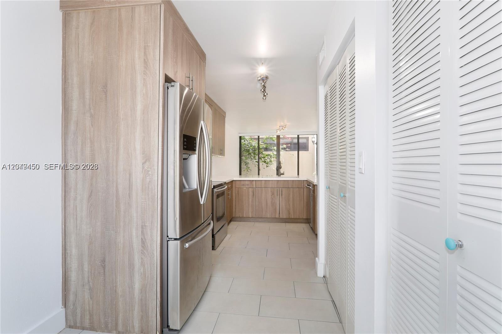 8124 Southwest 87th Terrace Miami, FL 33143 - Photo 17 of 44