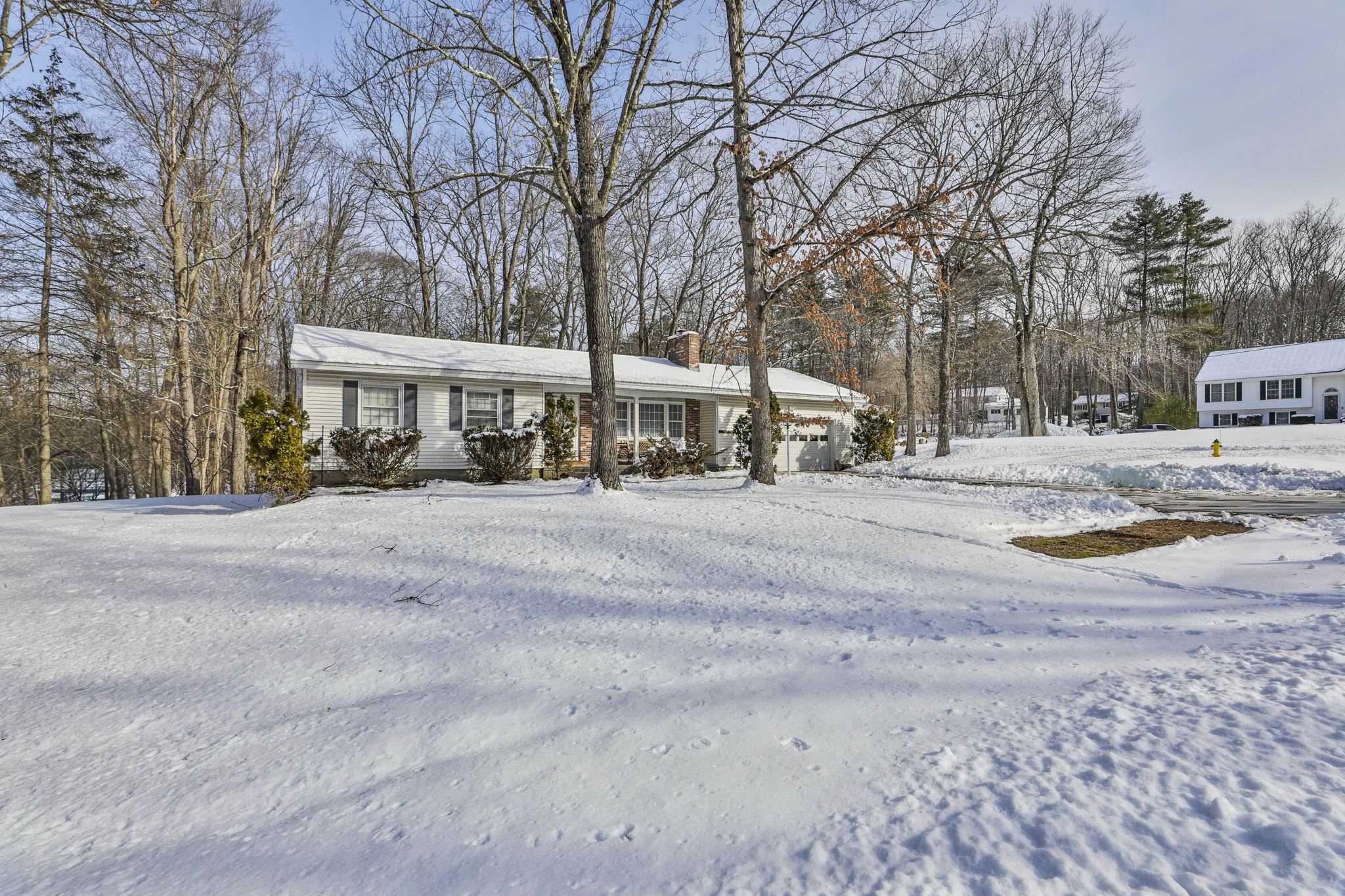 8 Prince Drive Hudson, NH 03051 - Photo 1 of 31