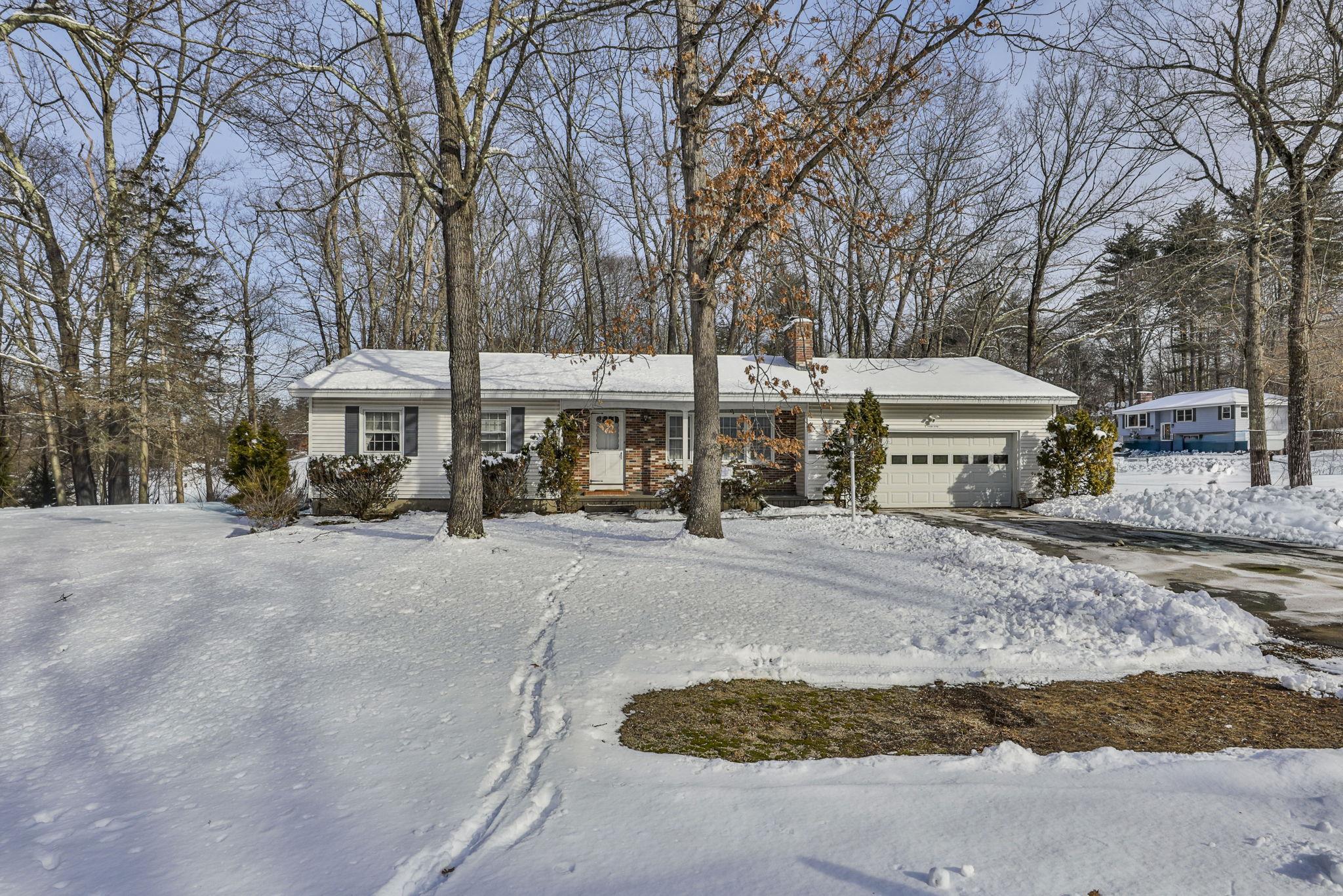 8 Prince Drive Hudson, NH 03051 - Photo 2 of 31