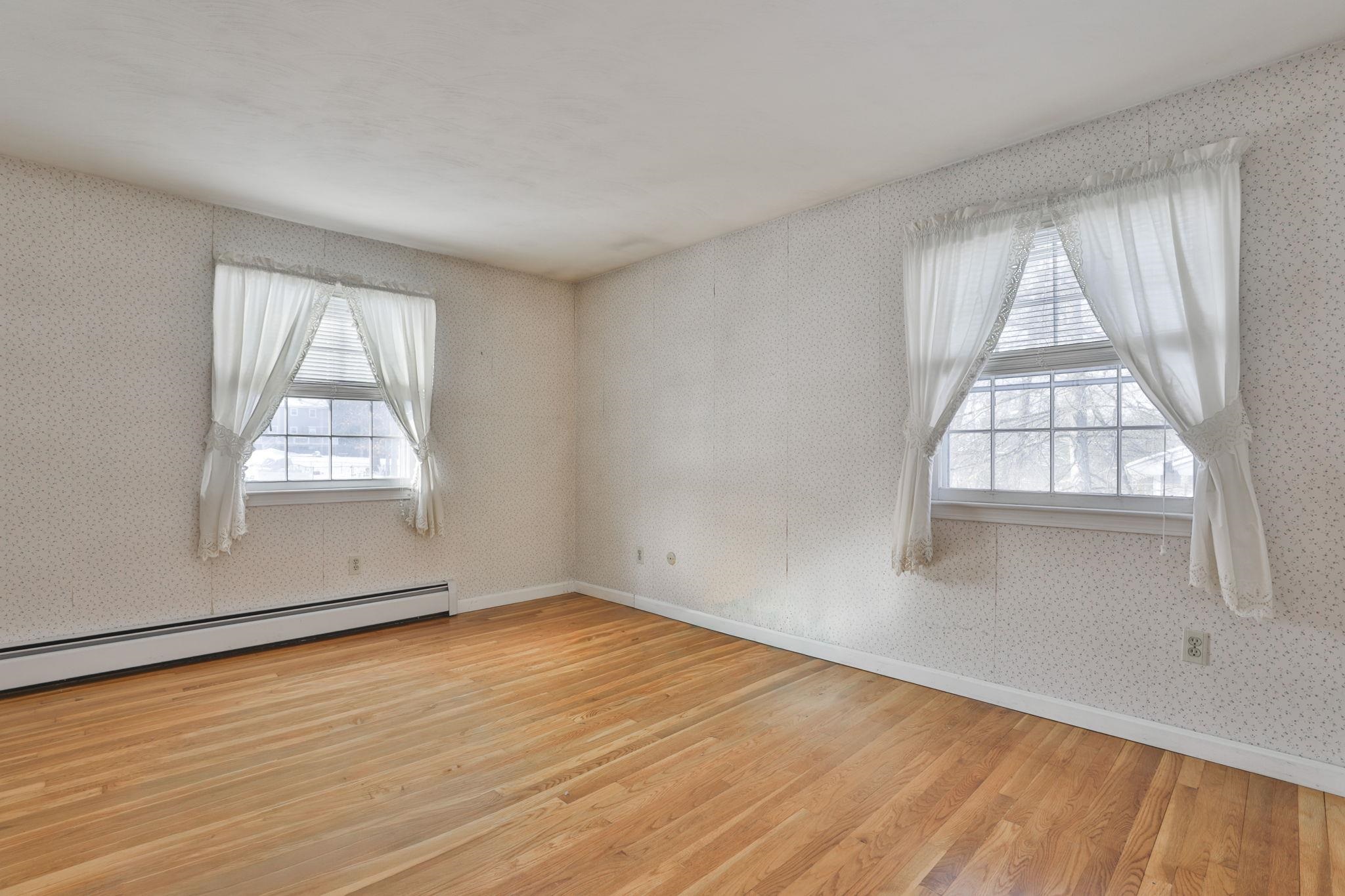 8 Prince Drive Hudson, NH 03051 - Photo 23 of 31