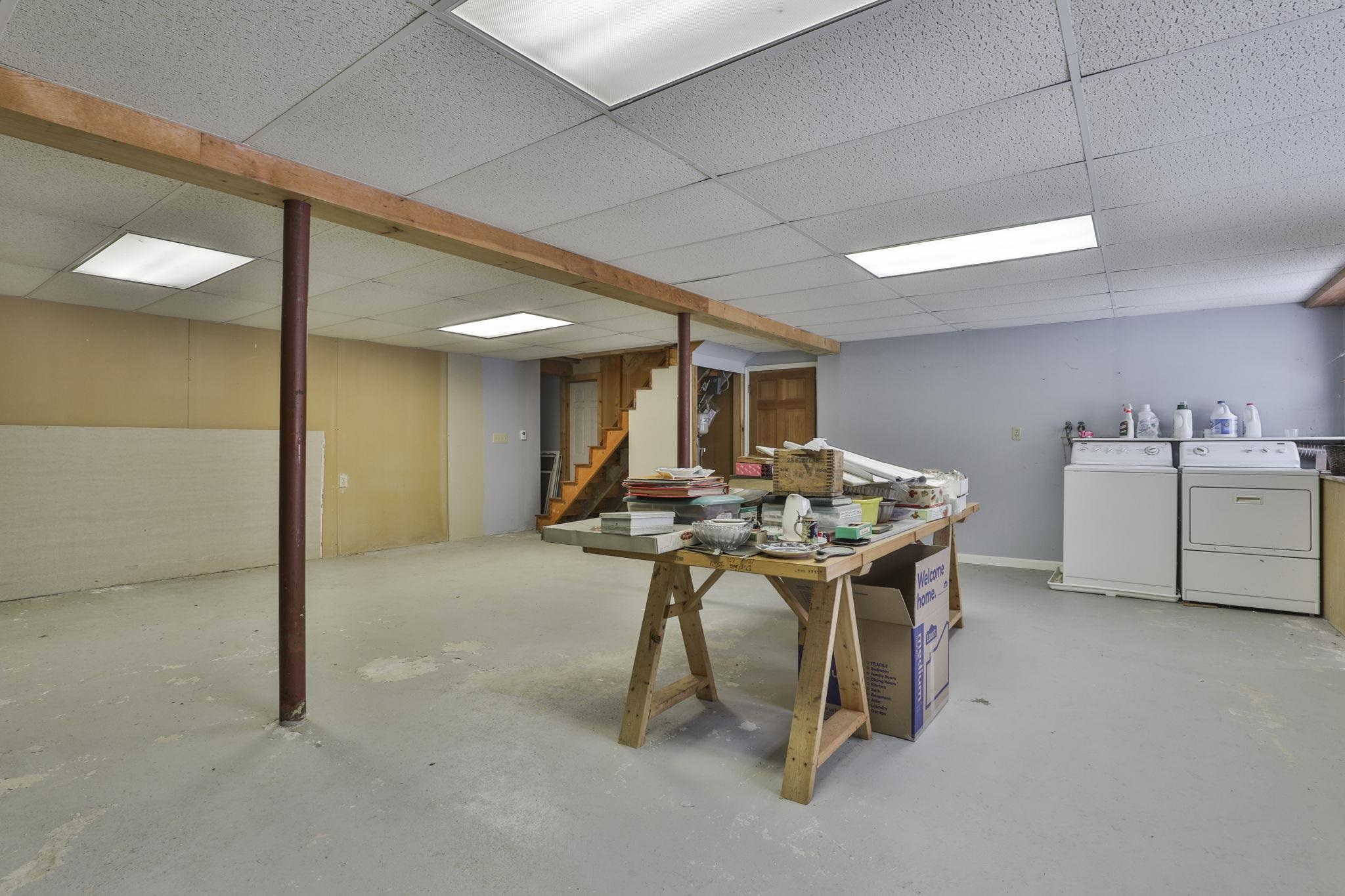 8 Prince Drive Hudson, NH 03051 - Photo 28 of 31