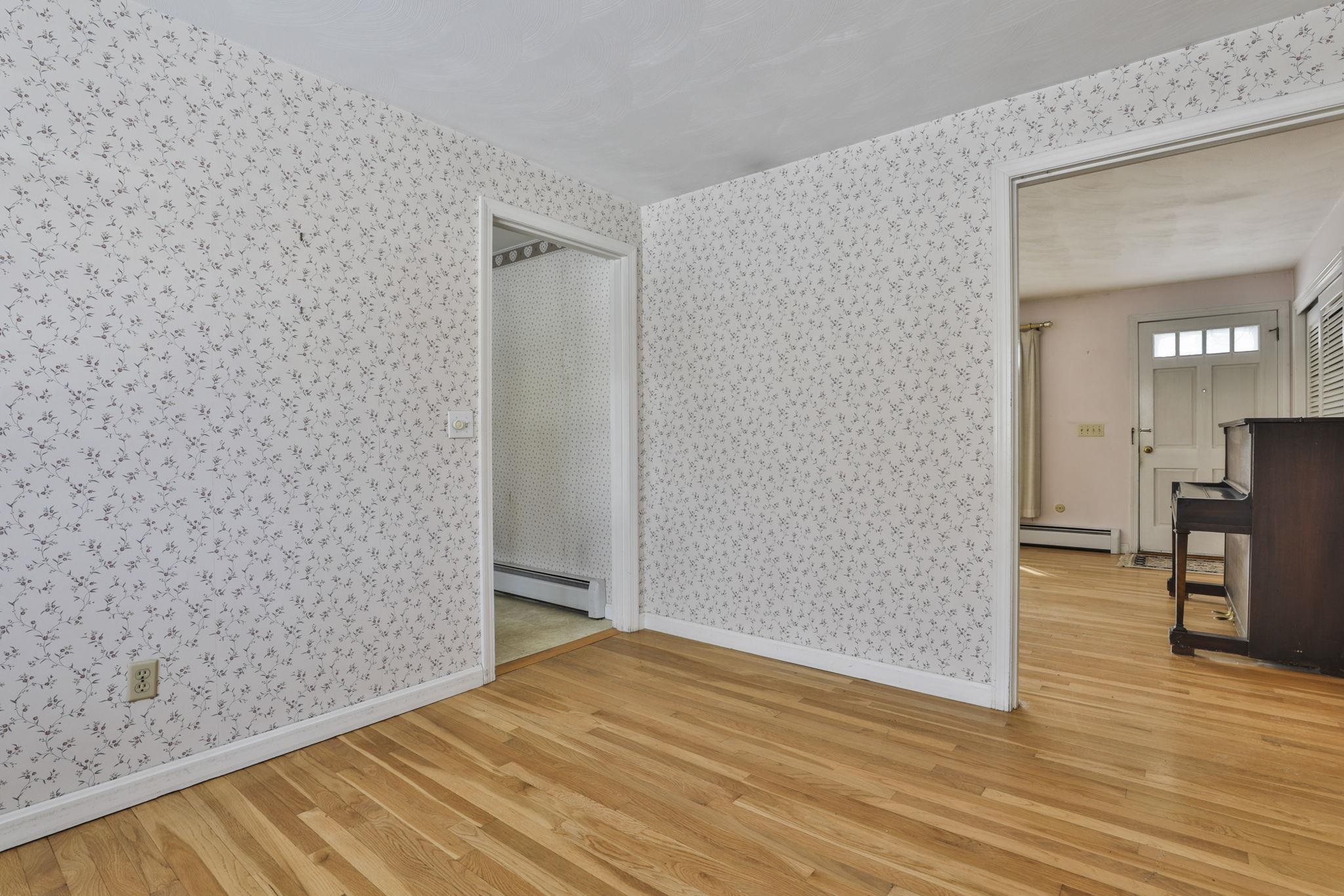 8 Prince Drive Hudson, NH 03051 - Photo 7 of 31