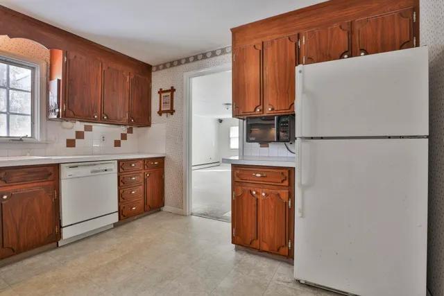 $519,000 | 8 Prince Drive, Hudson, NH 03051