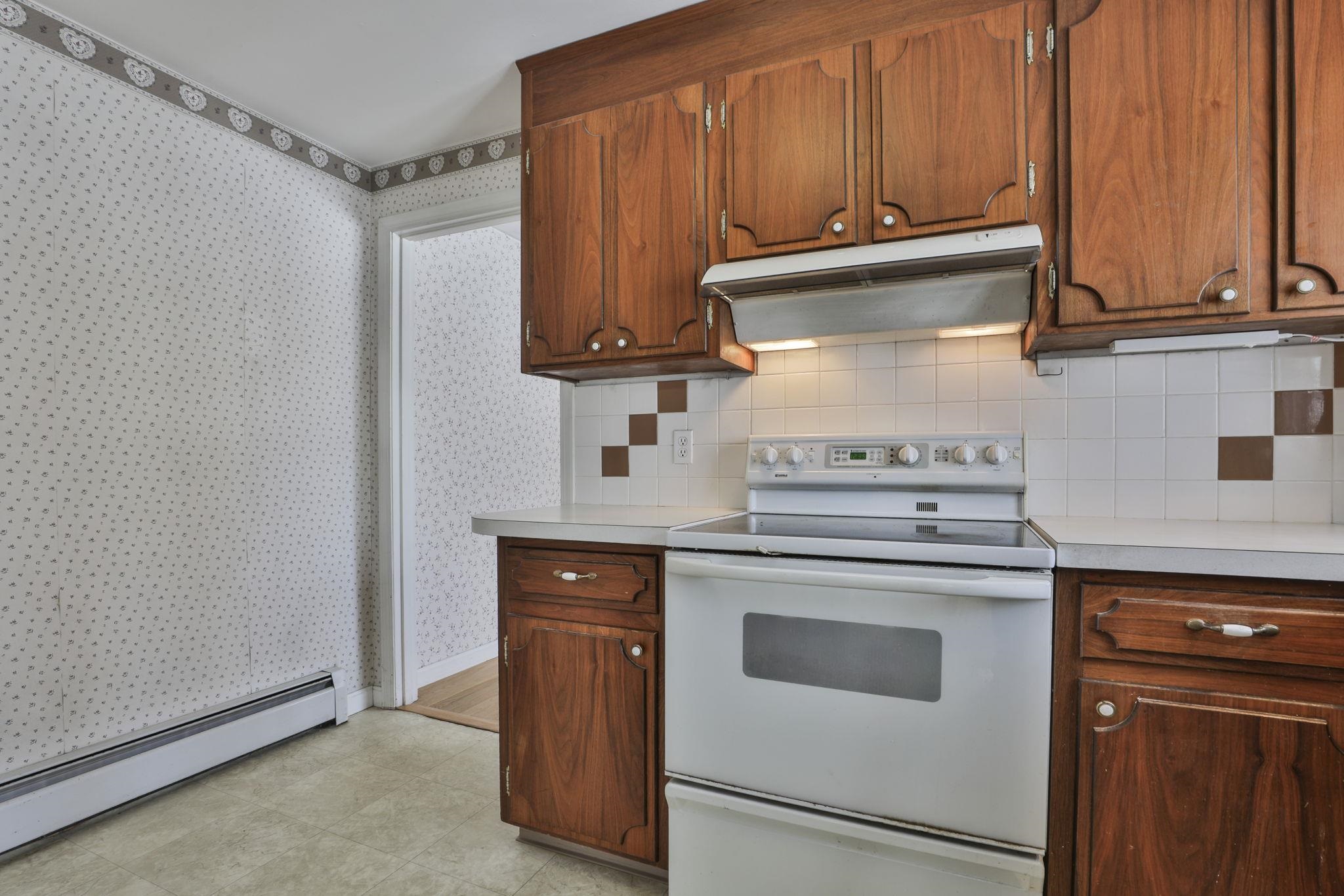 8 Prince Drive Hudson, NH 03051 - Photo 10 of 31