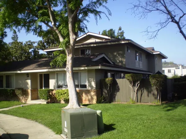 $410,000 | 910 Amistad Court, Unit B, El Cajon, CA 92019