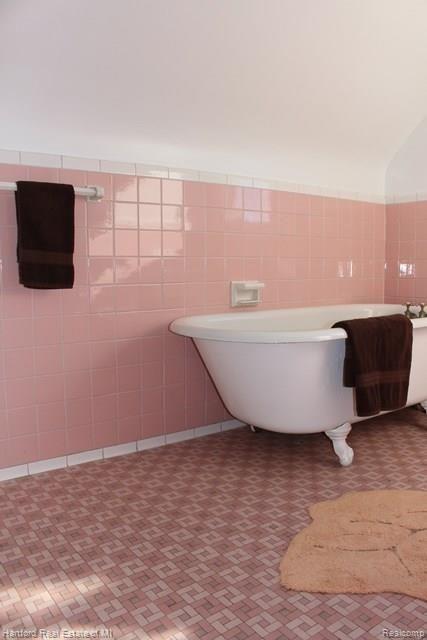 21686 Berg Road Southfield, MI 48033 - Photo 14 of 24 14.JPG