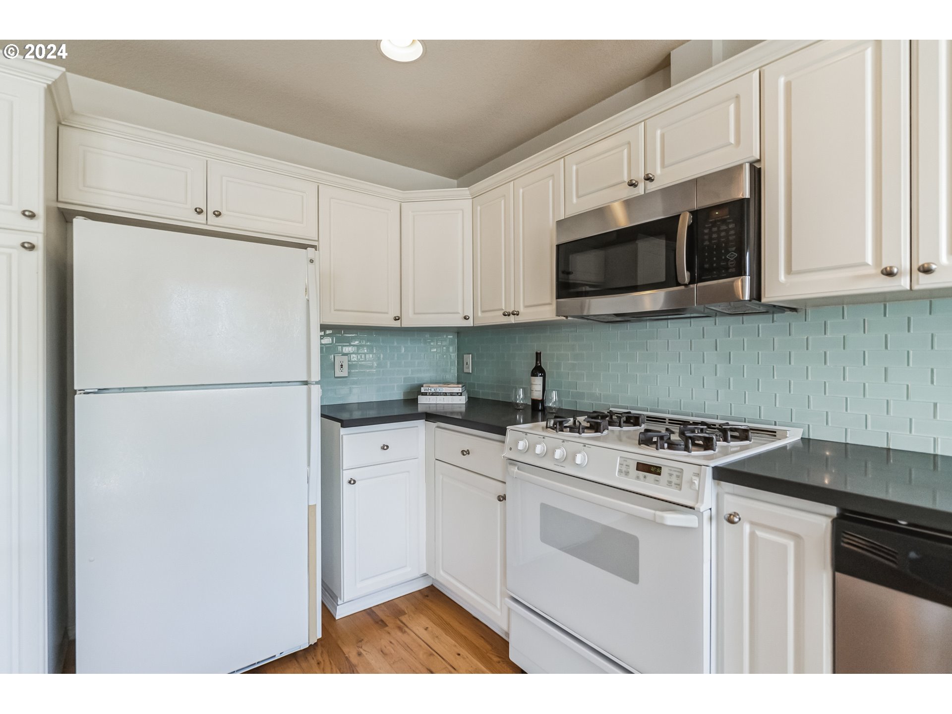 22066 Southwest Grahams Ferry Road, Unit B Tualatin, OR 97062 - Photo 14 of 29 Gallery Image 14