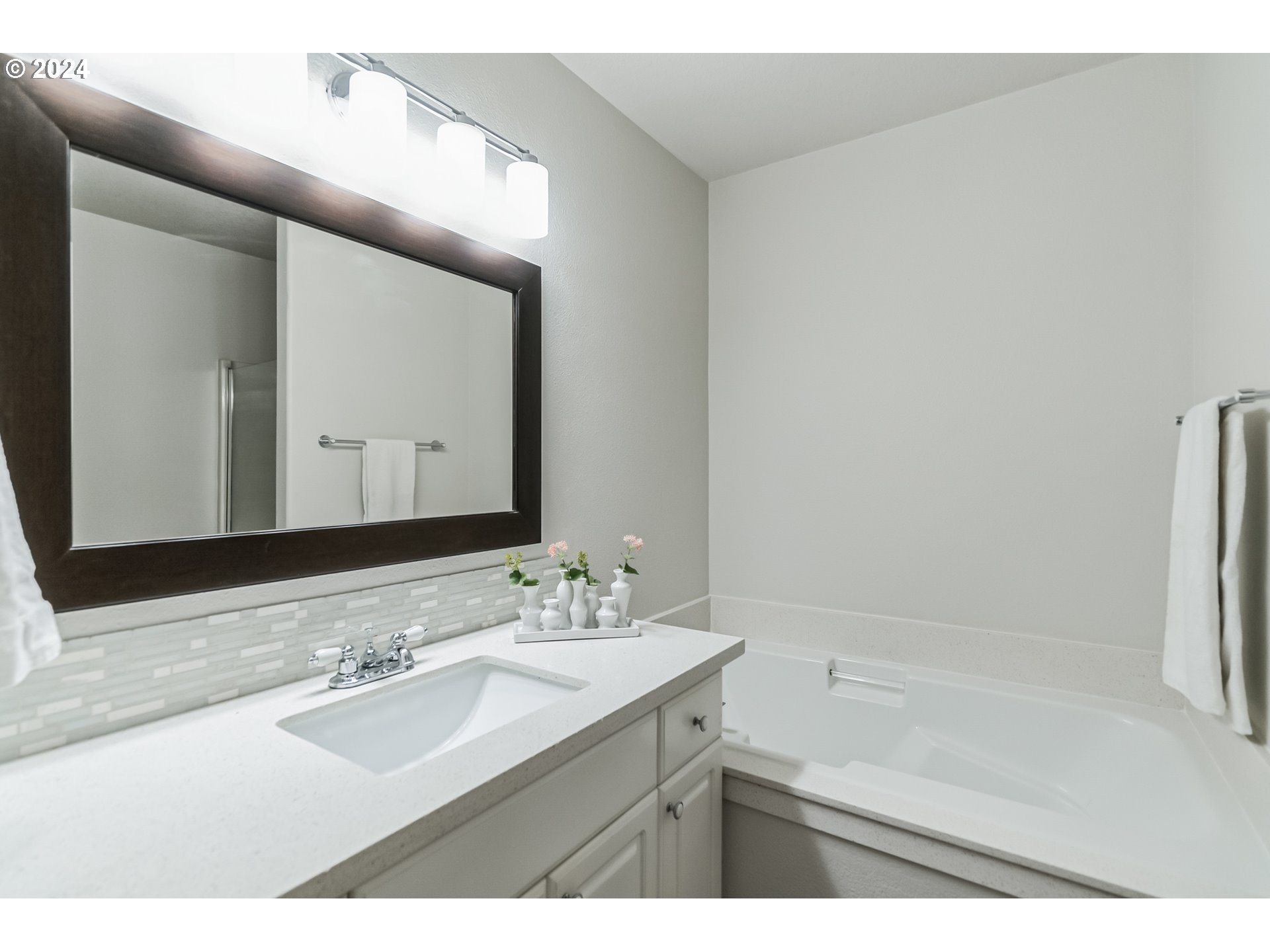 22066 Southwest Grahams Ferry Road, Unit B Tualatin, OR 97062 - Photo 19 of 29 Gallery Image 19