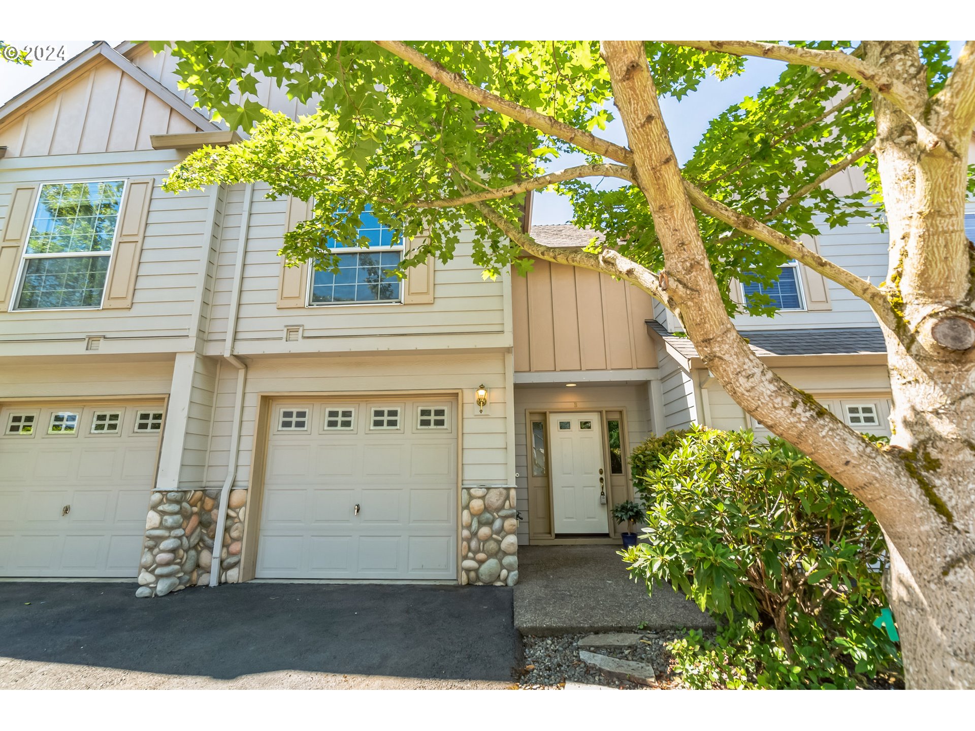 22066 Southwest Grahams Ferry Road, Unit B Tualatin, OR 97062 - Photo 2 of 29 Gallery Image 2
