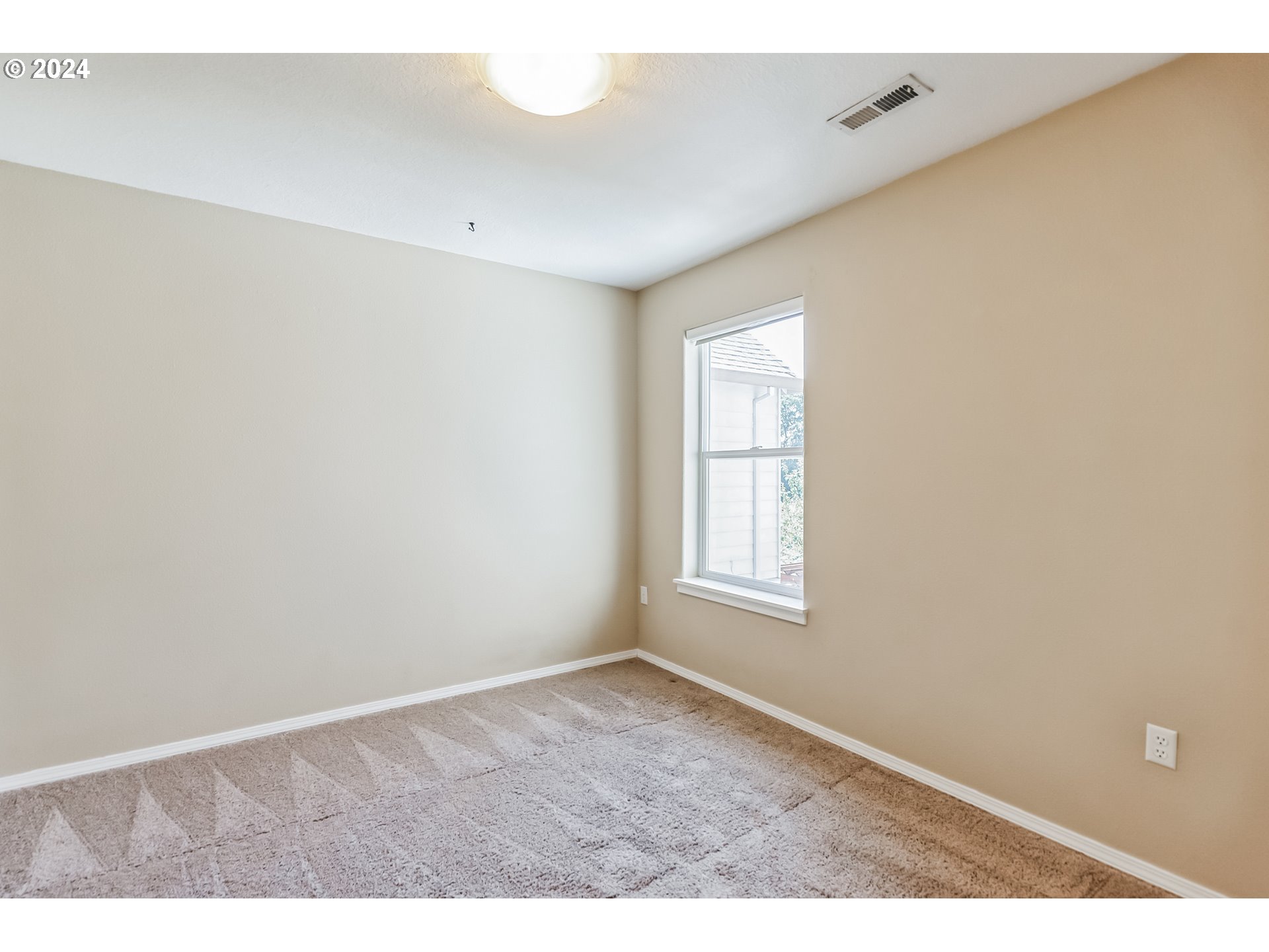 22066 Southwest Grahams Ferry Road, Unit B Tualatin, OR 97062 - Photo 22 of 29 Gallery Image 22