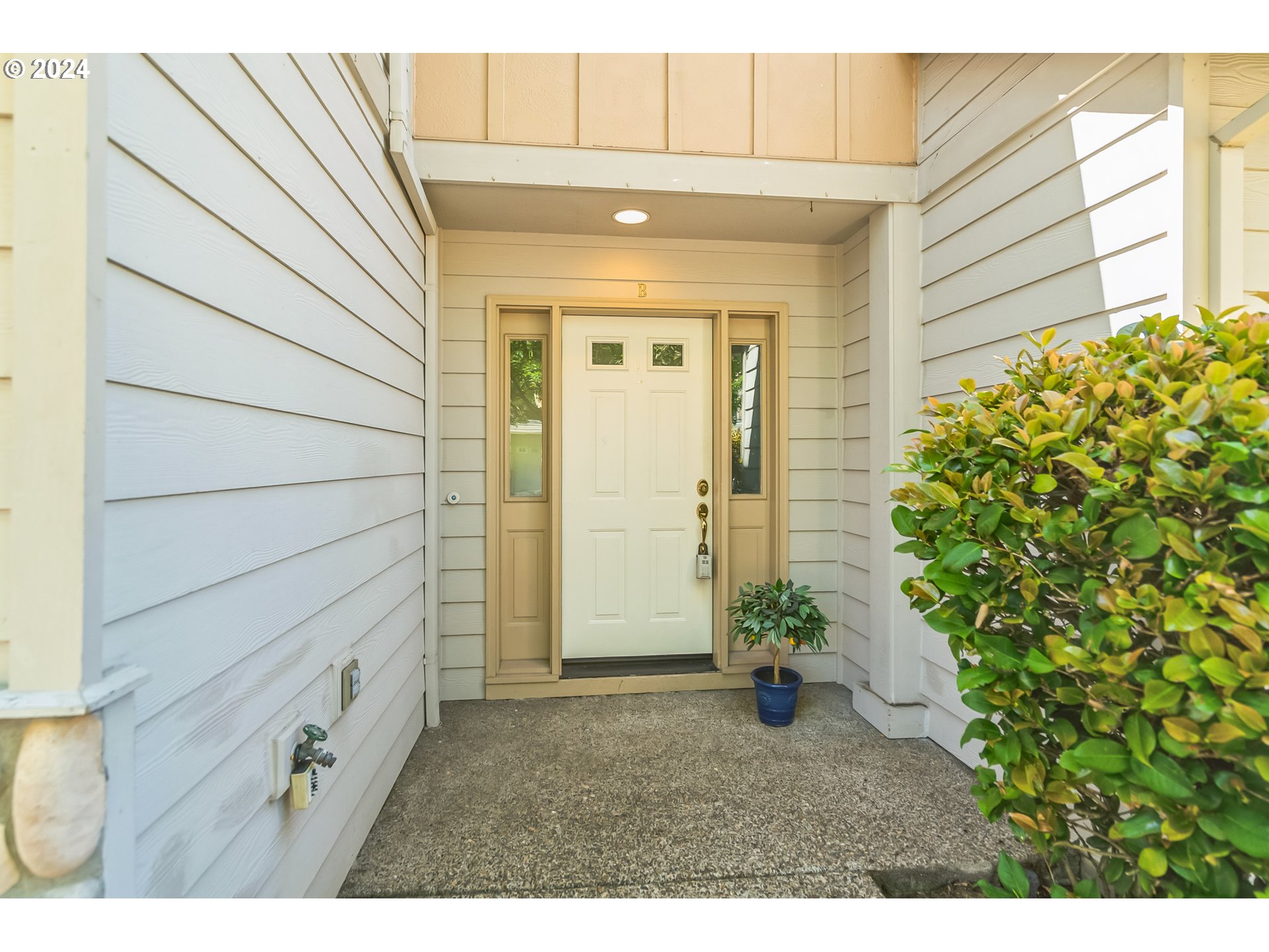 22066 Southwest Grahams Ferry Road, Unit B Tualatin, OR 97062 - Photo 3 of 29 Gallery Image 3