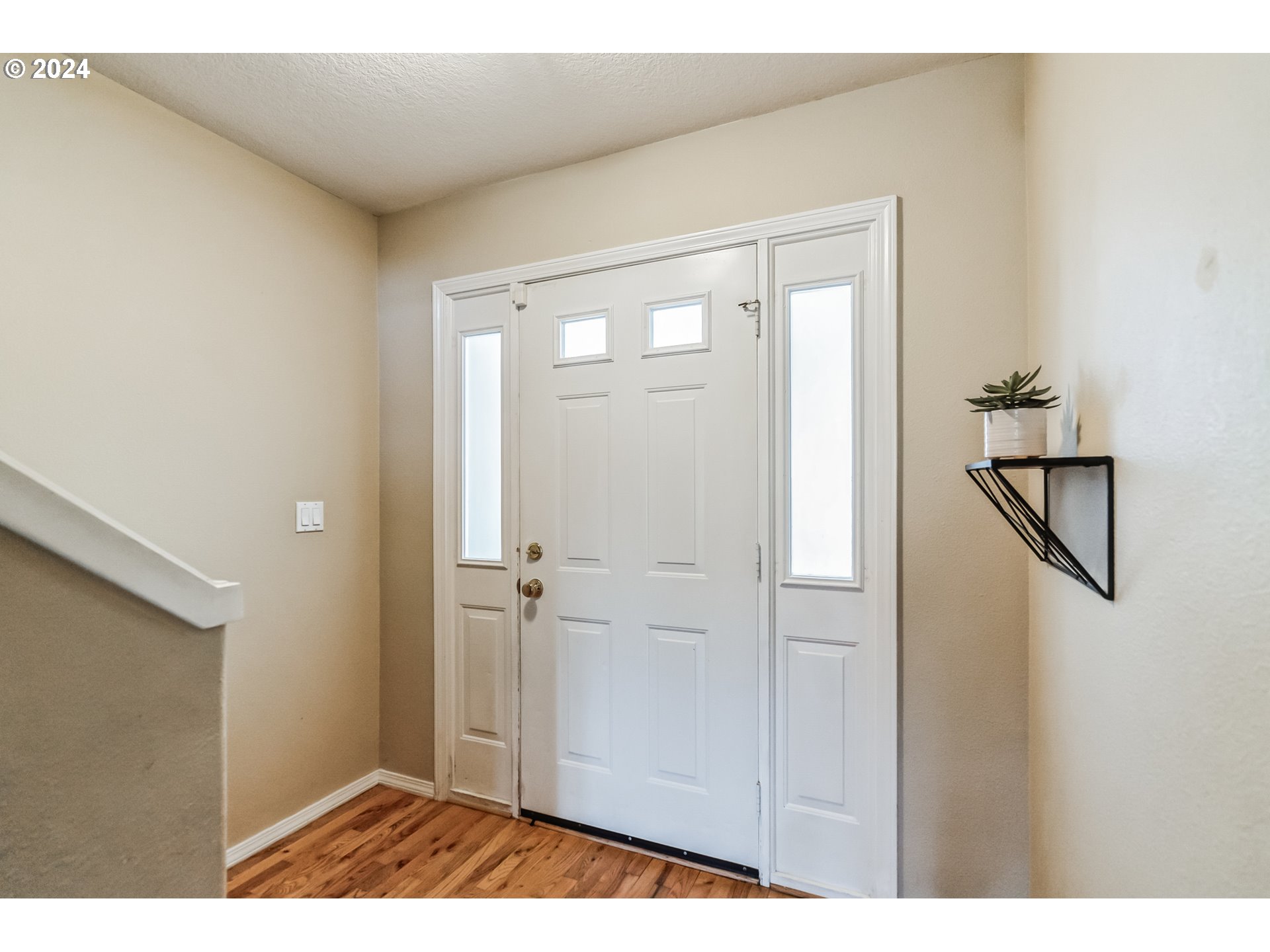 22066 Southwest Grahams Ferry Road, Unit B Tualatin, OR 97062 - Photo 4 of 29 Gallery Image 4