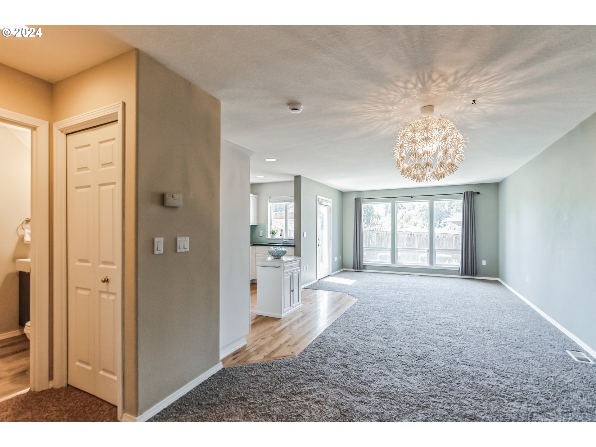 22066 Southwest Grahams Ferry Road, Unit B Tualatin, OR 97062 - Photo 5 of 29 Gallery Image 5