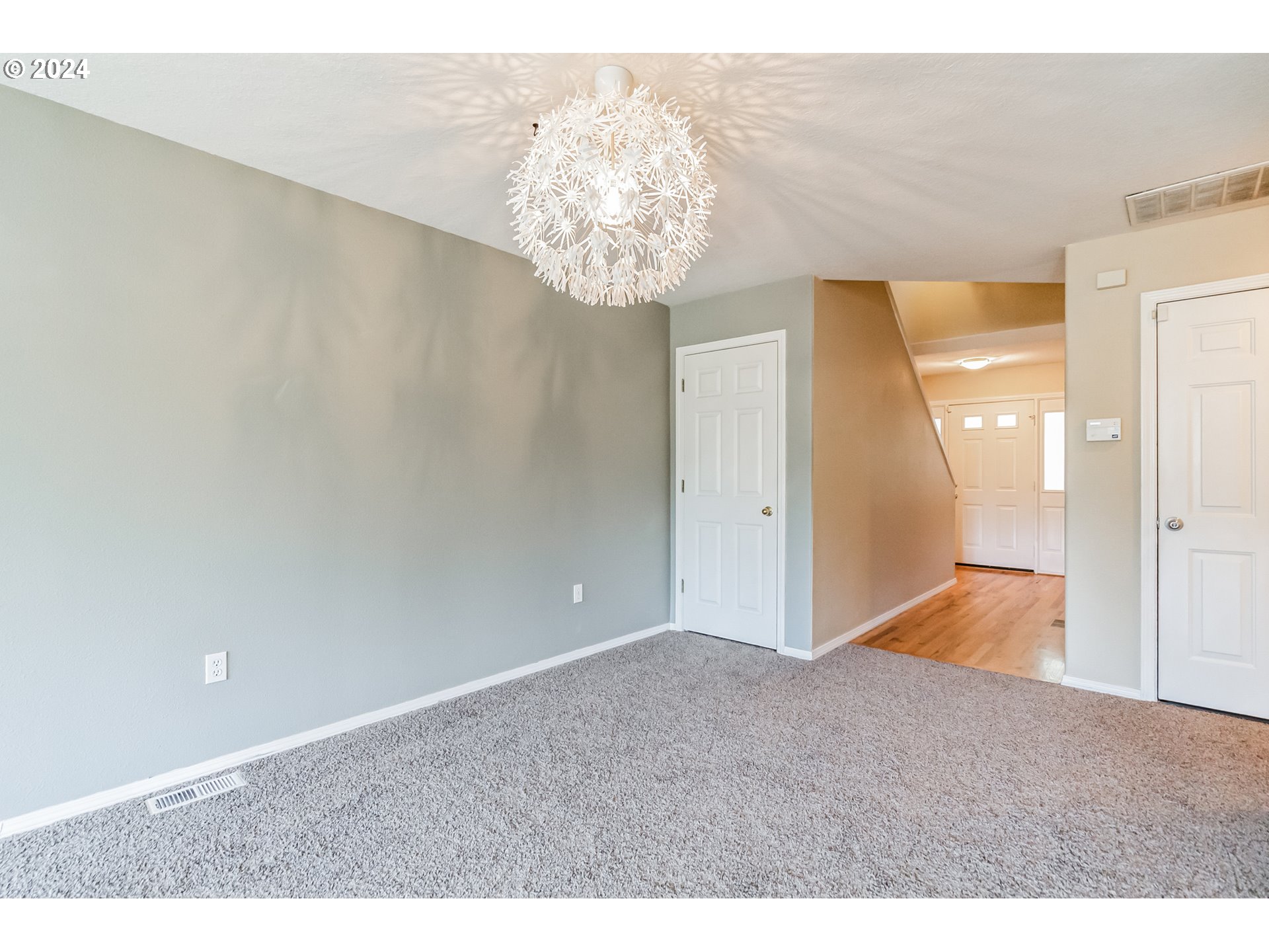 22066 Southwest Grahams Ferry Road, Unit B Tualatin, OR 97062 - Photo 8 of 29 Gallery Image 8