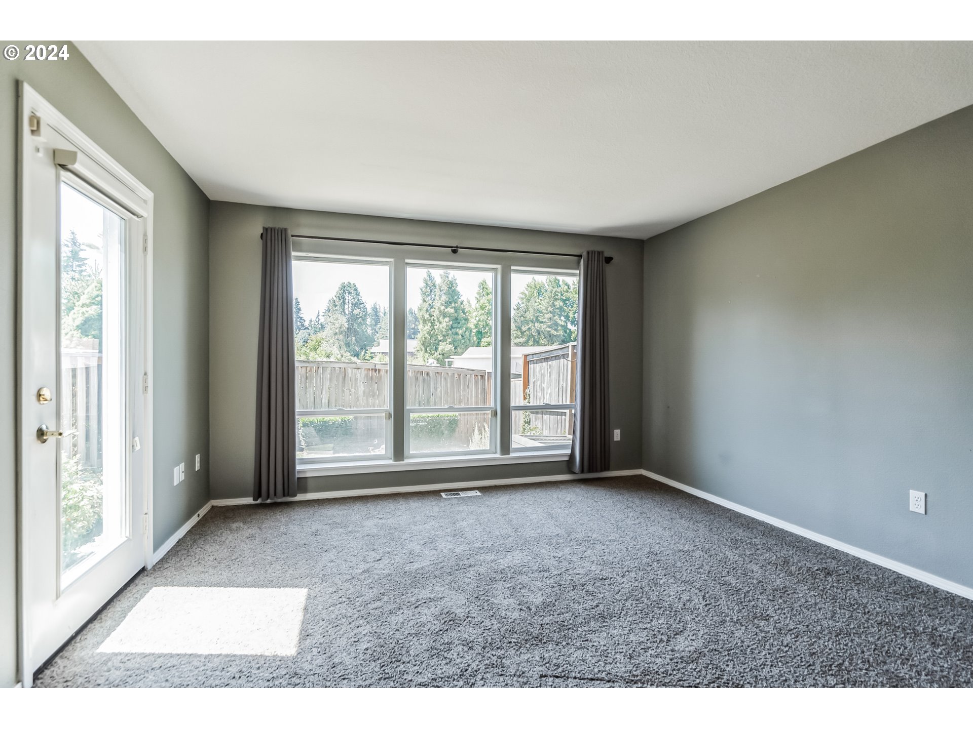 22066 Southwest Grahams Ferry Road, Unit B Tualatin, OR 97062 - Photo 9 of 29 Gallery Image 9