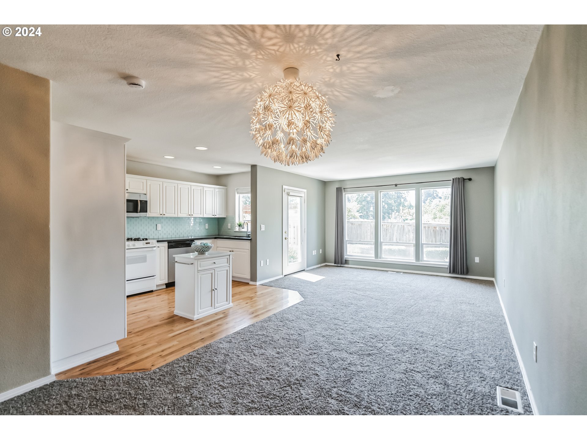 22066 Southwest Grahams Ferry Road, Unit B Tualatin, OR 97062 - Photo 10 of 29 Gallery Image 10