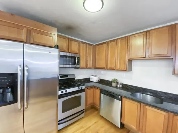 $4,795 | 14-16 Notre Dame Street, Unit 1, Boston, MA 02119