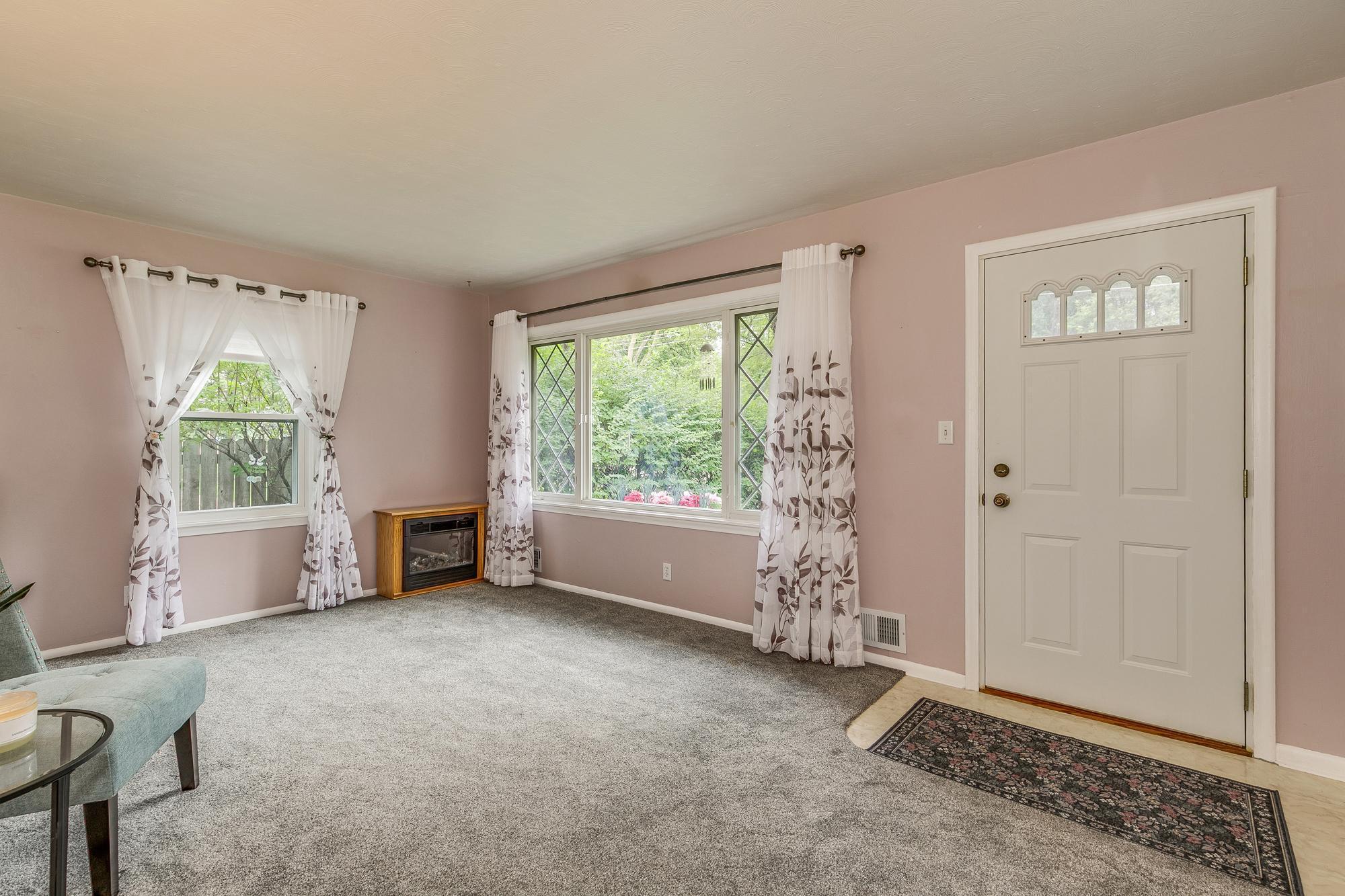536 County Rd J West Shoreview, MN 55126 - Photo 7 of 32