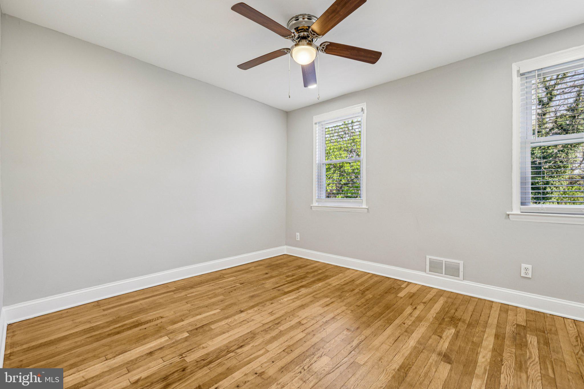 4546 Mountview Road Baltimore, MD 21229 - Photo 11 of 26