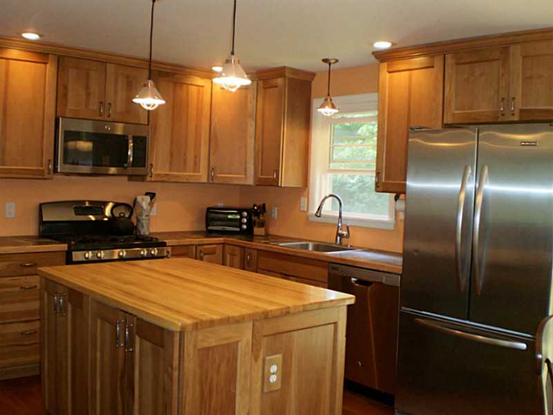 73 Pleasant View Road Warwick, RI 02888 - Photo 3 of 19 Kitchen.