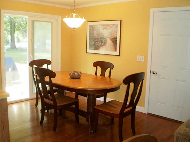 73 Pleasant View Road Warwick, RI 02888 - Photo 6 of 19 Dining Room.