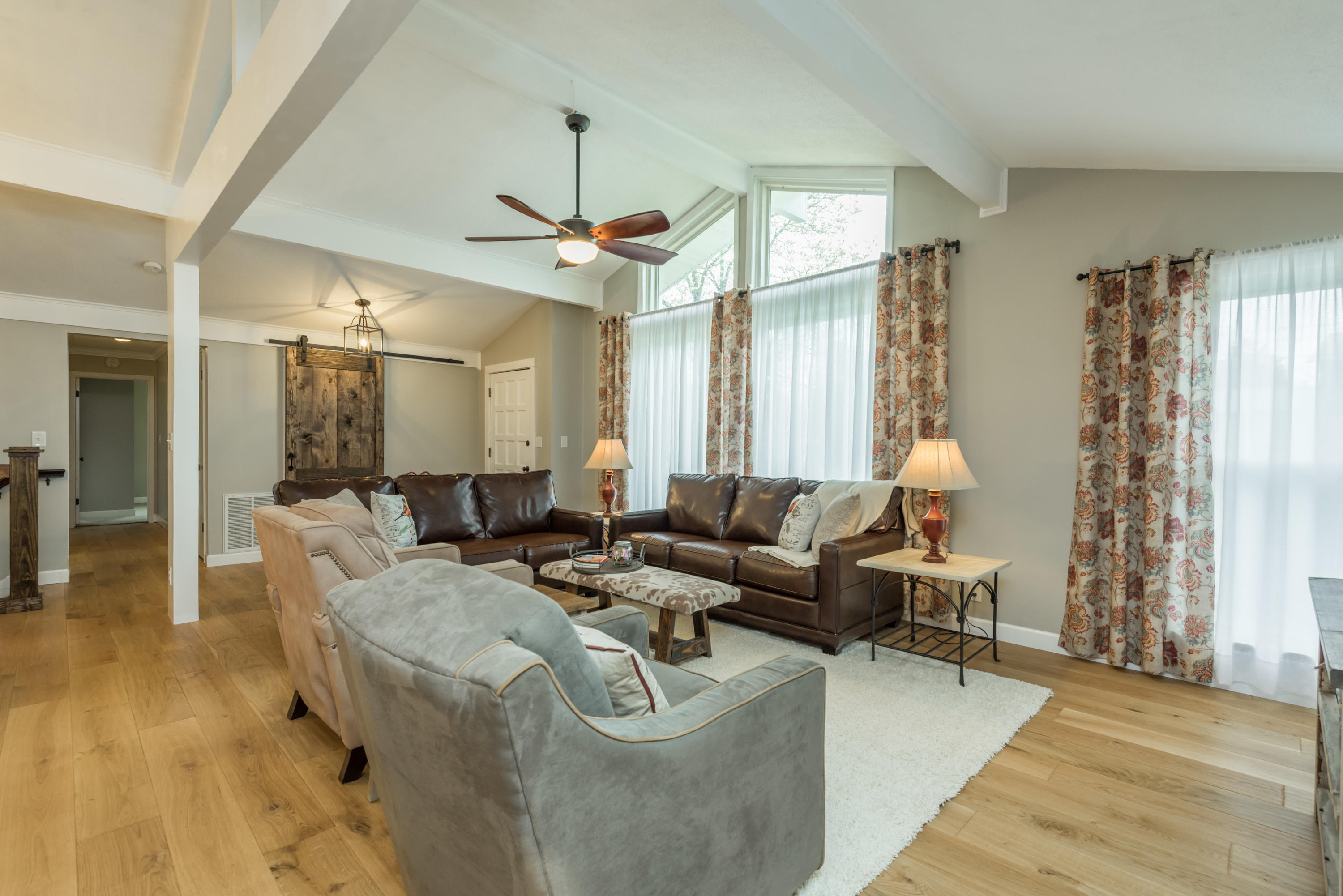 1009RoderickRd-13
