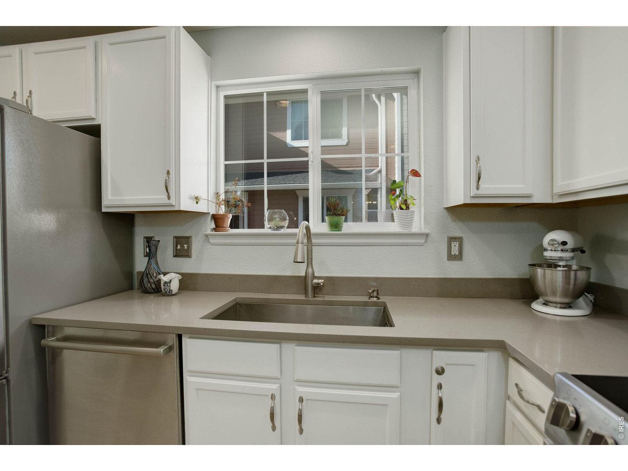 4116 Riley Drive Longmont, CO 80503 - Photo 15 of 33 Kitchen
