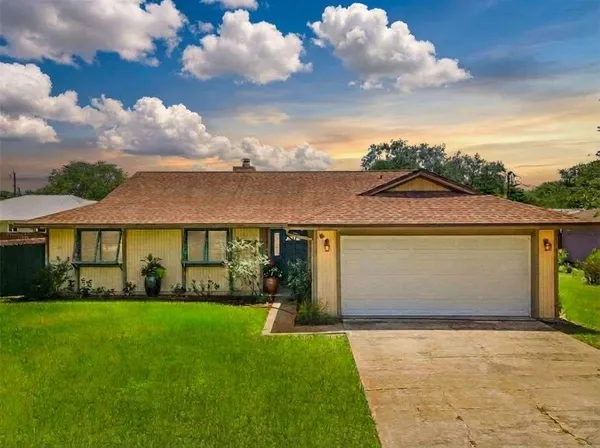 front view of house with a yard