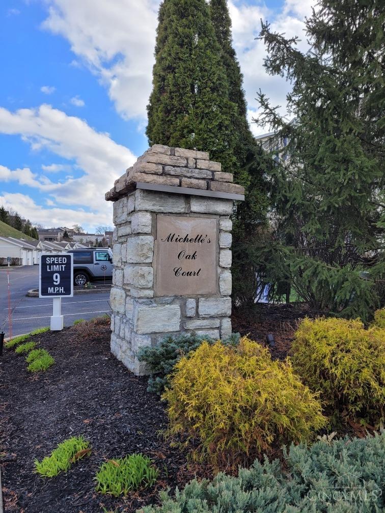 5485 Michelles Oak Court, Unit K Cincinnati, OH 45248 - Photo 4 of 35