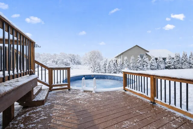 $344,900 | 945 Acacia Circle, Annandale, MN 55302