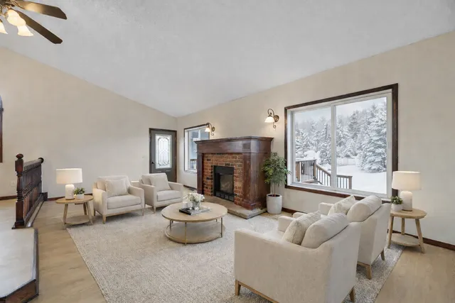 $344,900 | 945 Acacia Circle, Annandale, MN 55302