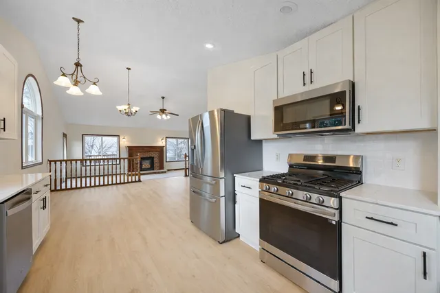 $344,900 | 945 Acacia Circle, Annandale, MN 55302