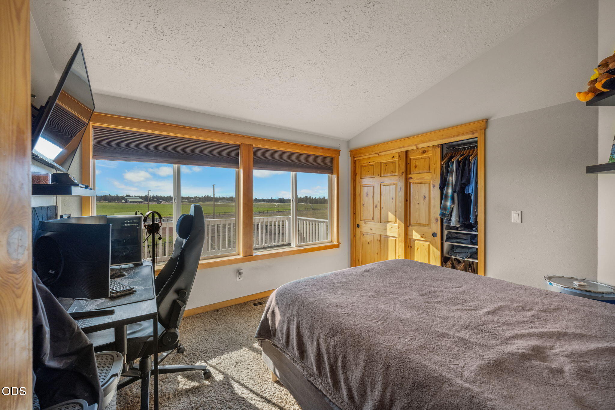 24605 Dodds Road Bend, OR 97701 - Photo 39 of 67