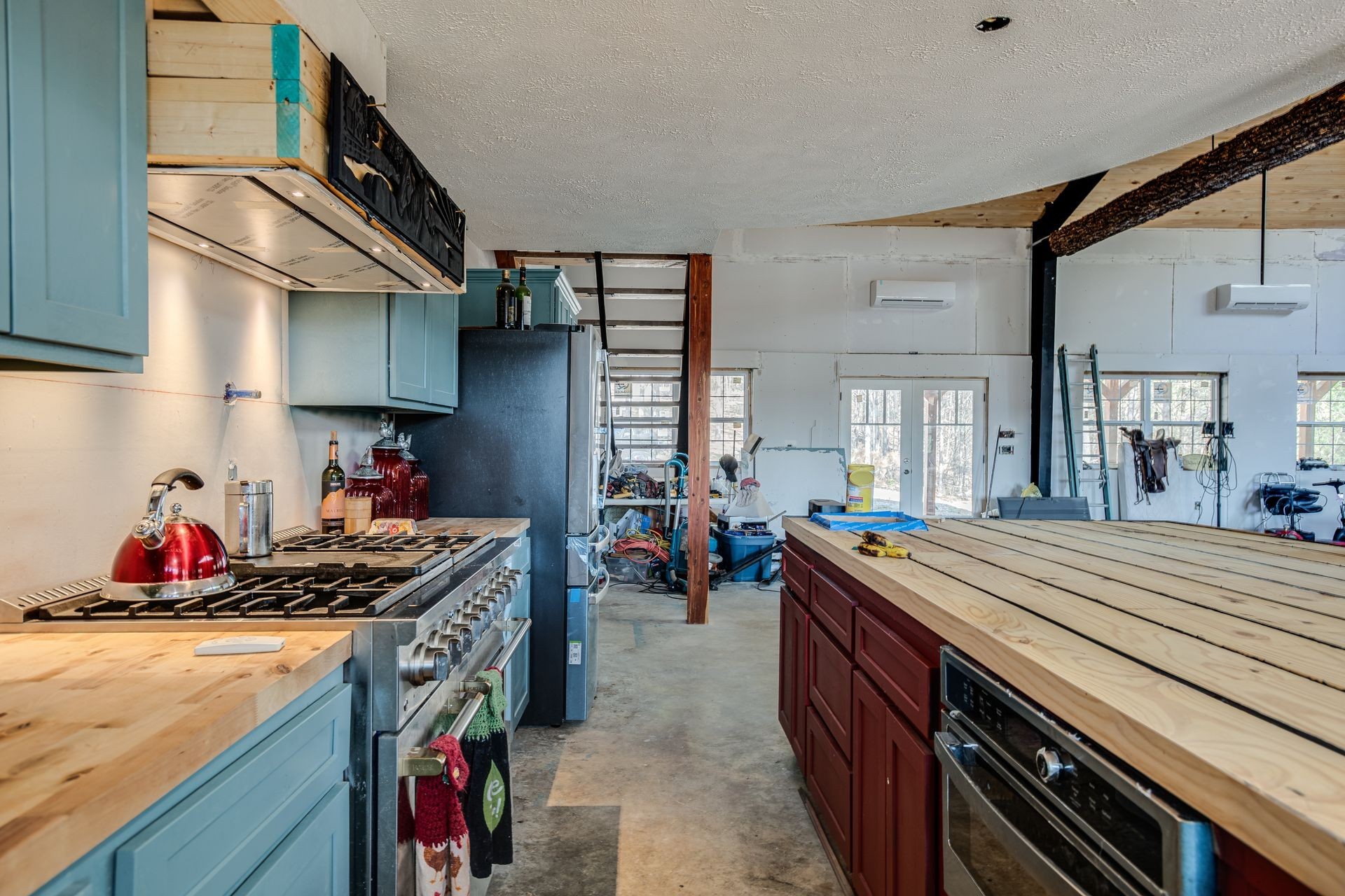 201 Summit Drive Linden, TN 37096 - Photo 13 of 31 a kitchen that has a lot of cabinets in it