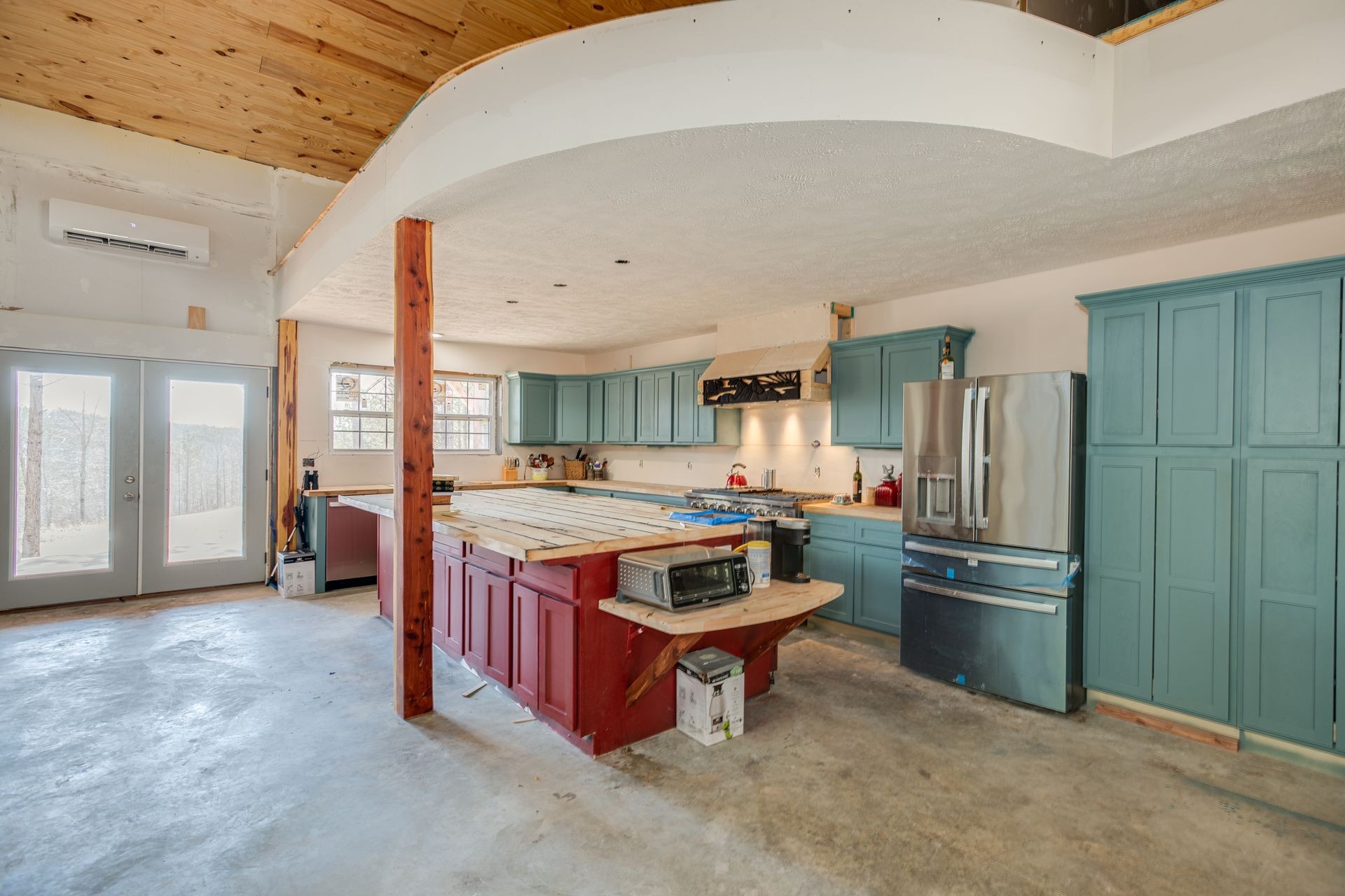 201 Summit Drive Linden, TN 37096 - Photo 15 of 31 a view of a living room and kitchen