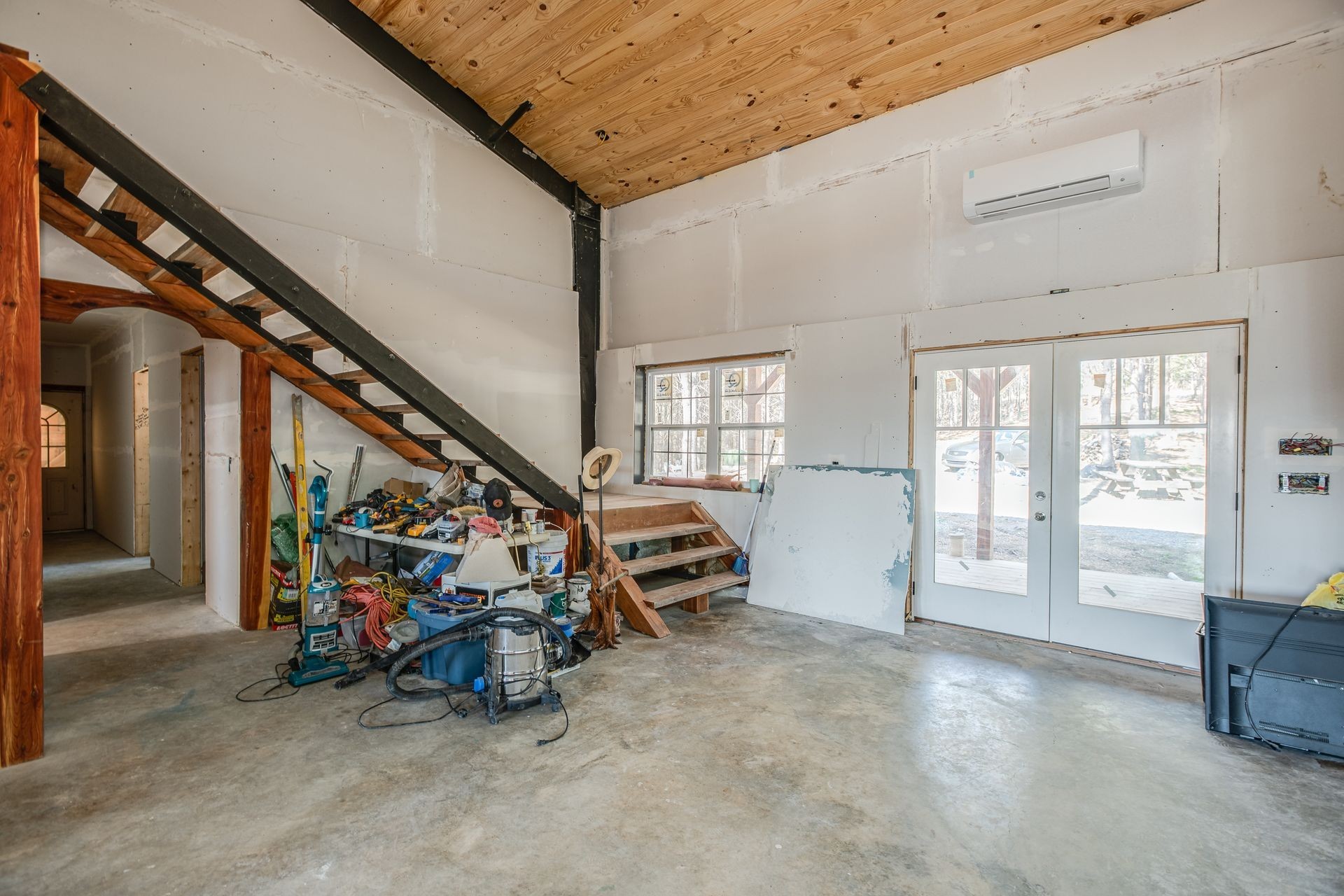 201 Summit Drive Linden, TN 37096 - Photo 17 of 31 a view of an empty room