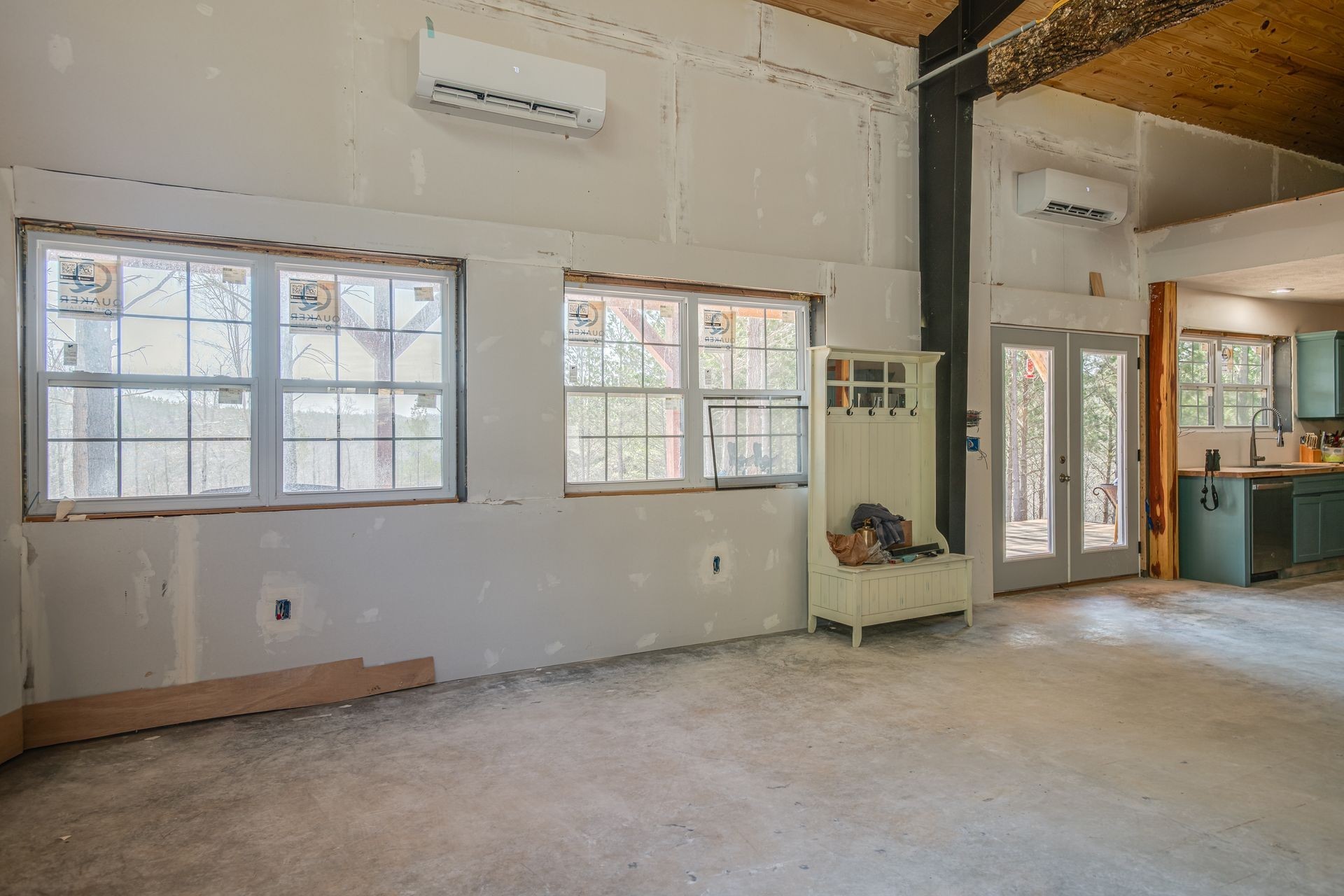 201 Summit Drive Linden, TN 37096 - Photo 9 of 31 an empty room with windows