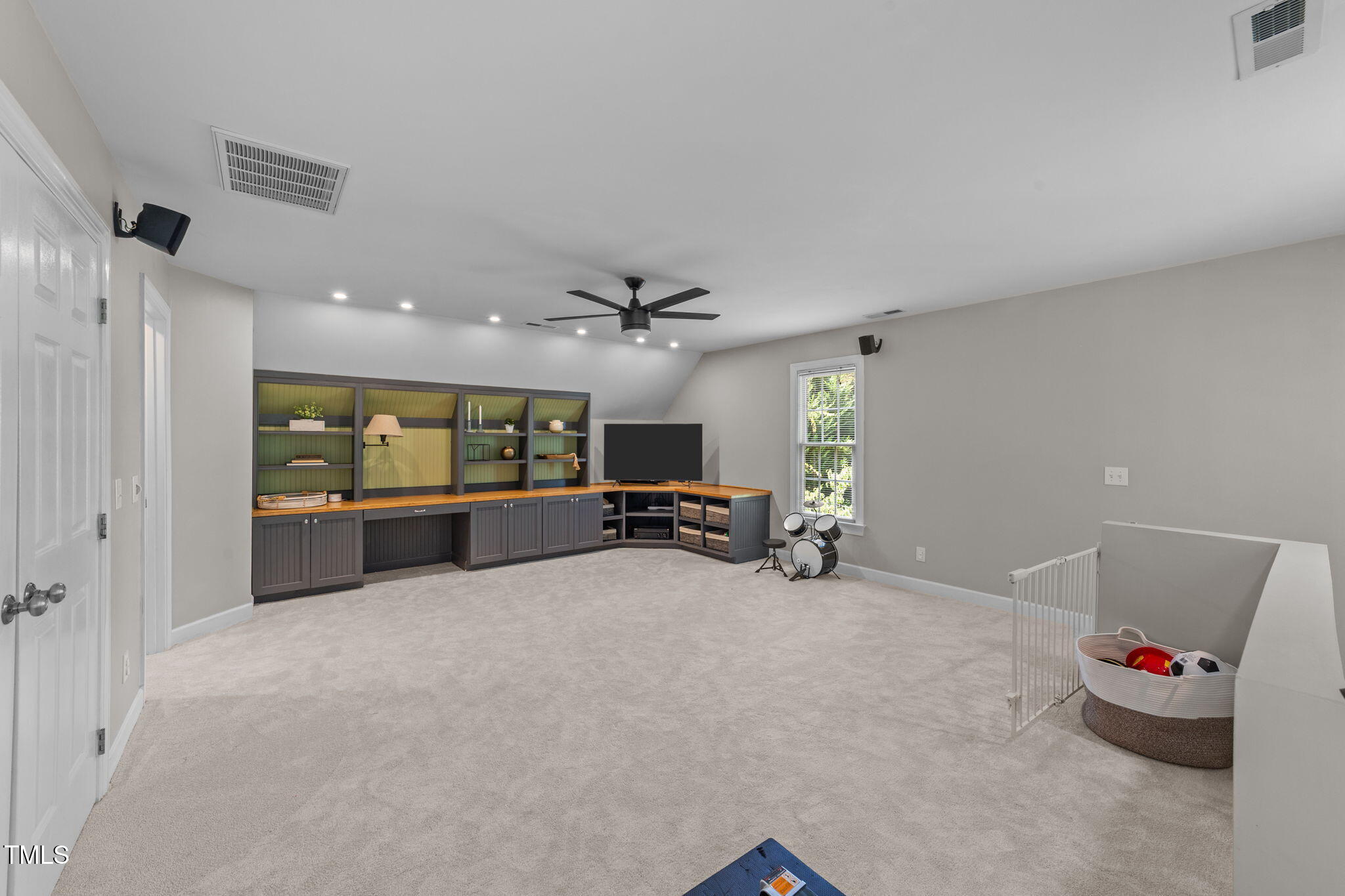 7908 Mayapple Place Raleigh, NC 27613 - Photo 4 of 40 2.2-37-web-or-mls-VB4A3478