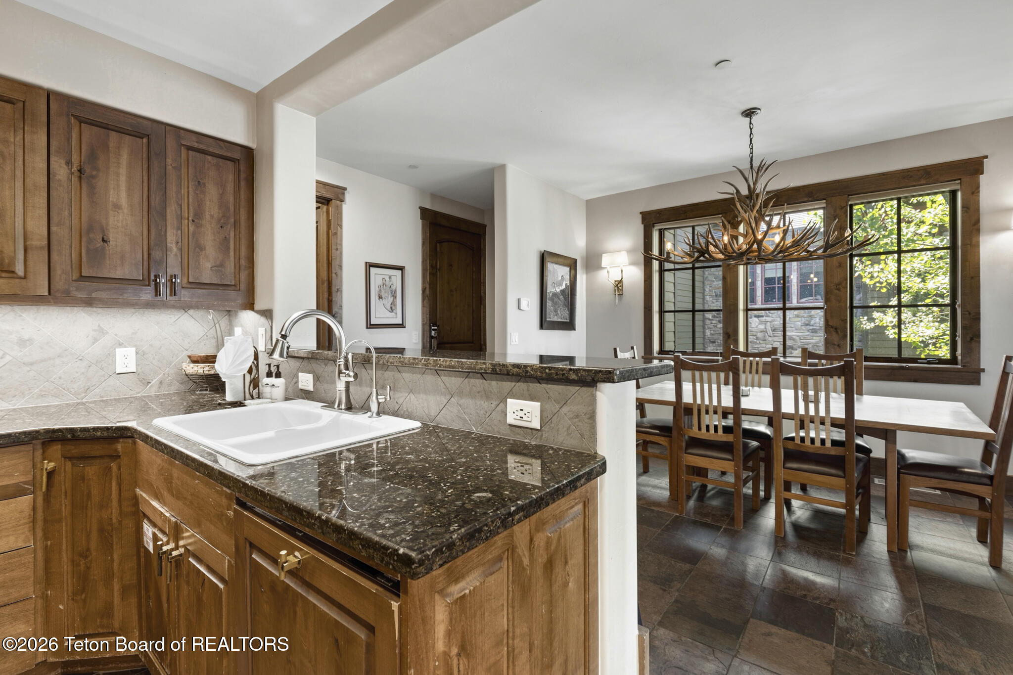 552 Snow King Loop Road, Unit 523 Jackson, WY 83001 - Photo 20 of 38 6V2A8903