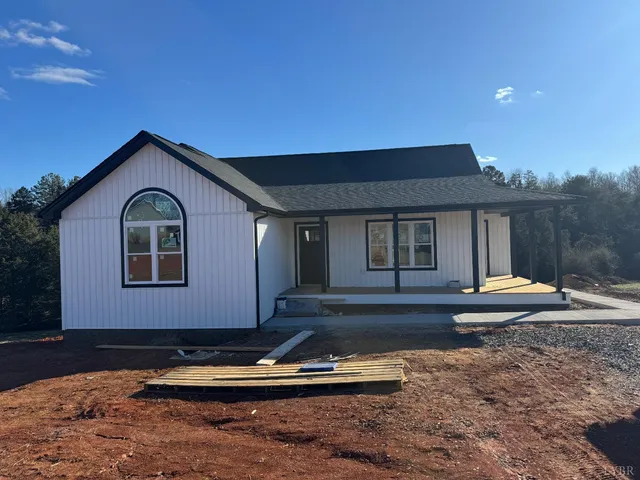 $369,900 | 604 Stratford Road, Concord, VA 24538