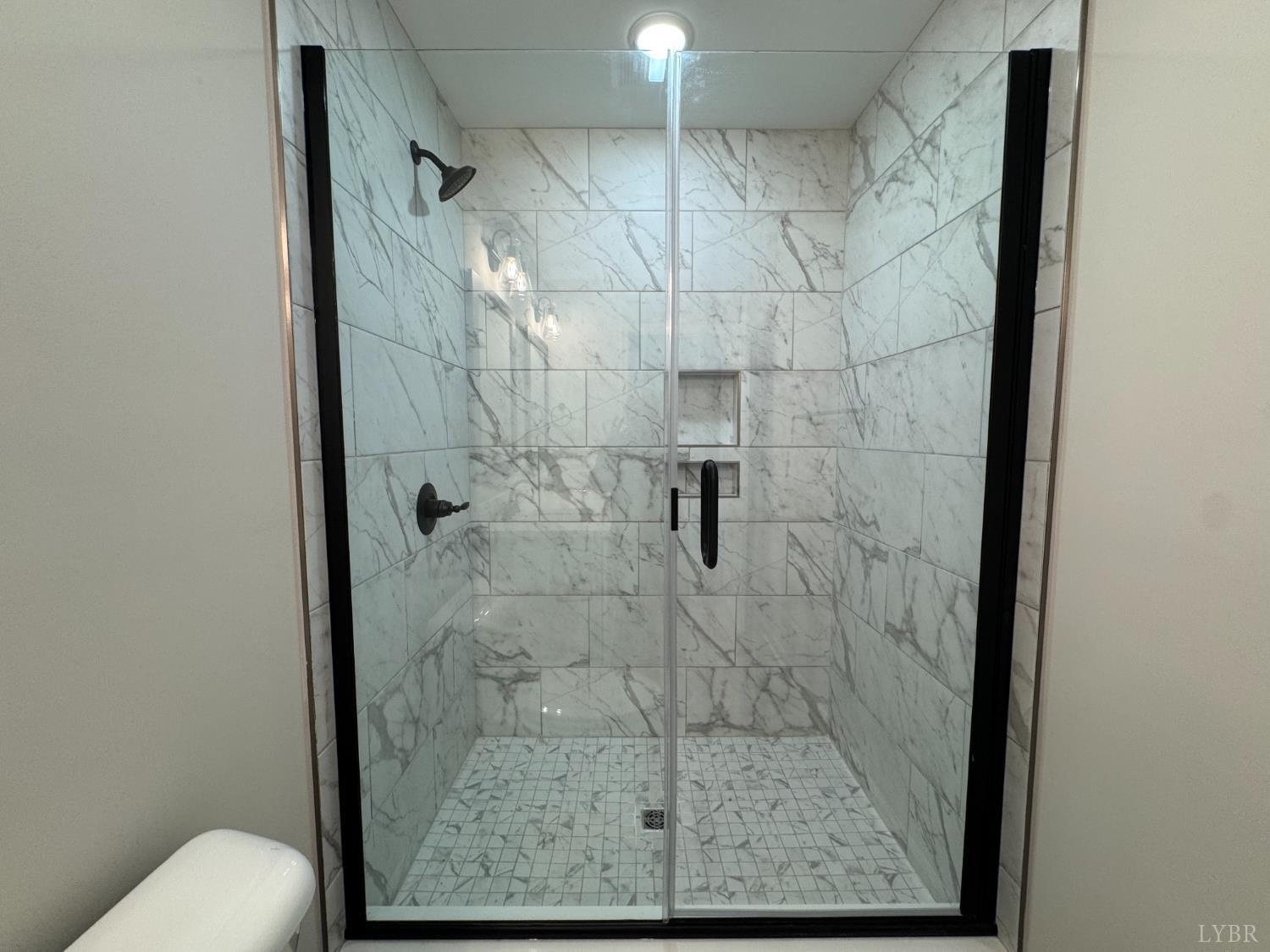 604 Stratford Road Concord, VA 24538 - Photo 15 of 28 a bathroom with a shower