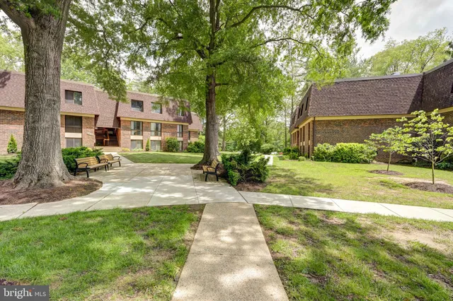 $289,000 | 5241 West Running Brook Road, Unit 302, Columbia, MD 21044