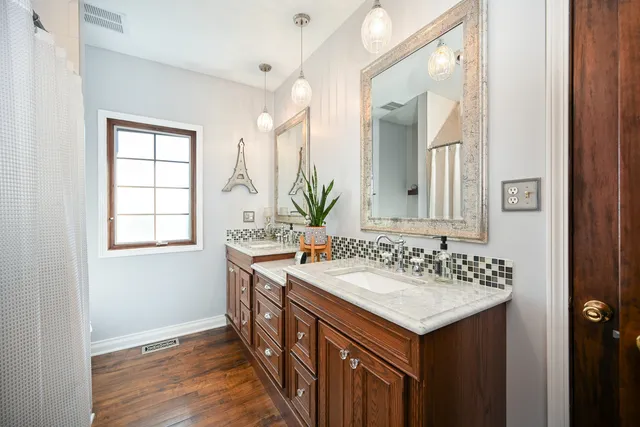 $475,000 | 22W474 Emerson Avenue, Glen Ellyn, IL 60137